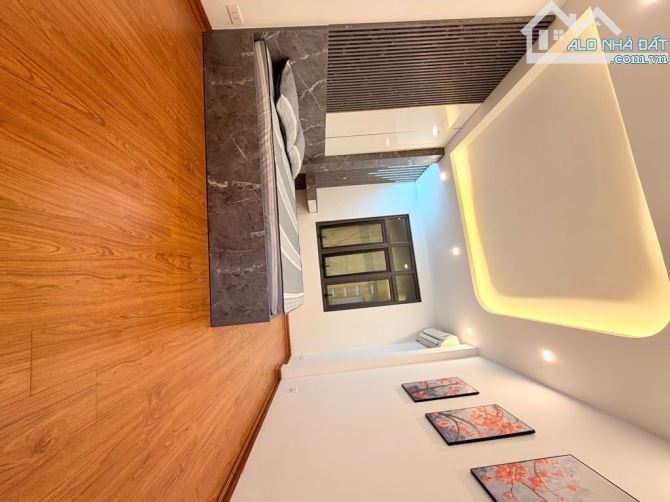 NHỈNH 7 TỶ CÓ NHÀ SIÊU ĐẸP PHỐ GIÁP NHỊ THỊNH LIỆT 5 TẦNG CÁCH Ô TÔ 20M,MỚI ĐẸP Ở LUÔN