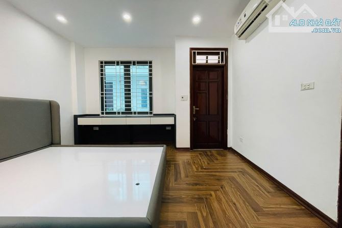 Bán nhanh nhà Trần Bình 33m, 5 tầng, giá 8,5 tỷ. Dòng tiền 25 tr/tháng