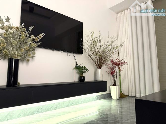 Nhà đẹp phố Minh Khai 40m x 4T Lô Góc cách ô tô 30m sẵn Nội Thất giá 8,33 Tỷ