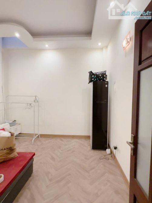 PHÂN LÔ, HƠN 15 TỶ– BÁN NHÀ HOÀNG VĂN THÁI, 48m2x3T LÔ GÓC – Ô TÔ TRÁNH, KINH DOANH.