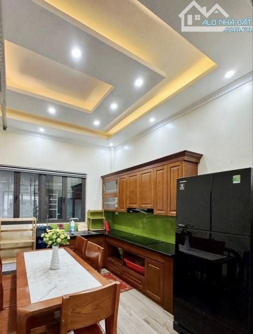 Bán nhà phân lô Đền Lừ, 48m2 x 5 tầng, gara, ô tô thông kinh doanh, giá 15 tỷ