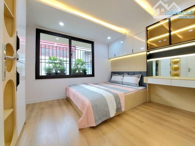 BÁN CĂN HỘ TẬP THỂ BÁCH KHOA DT 70M2 - VỊ TRÍ VIP- 1 BƯỚC RA PHỐ - Ở CỰC VIP - GIÁ 4.98