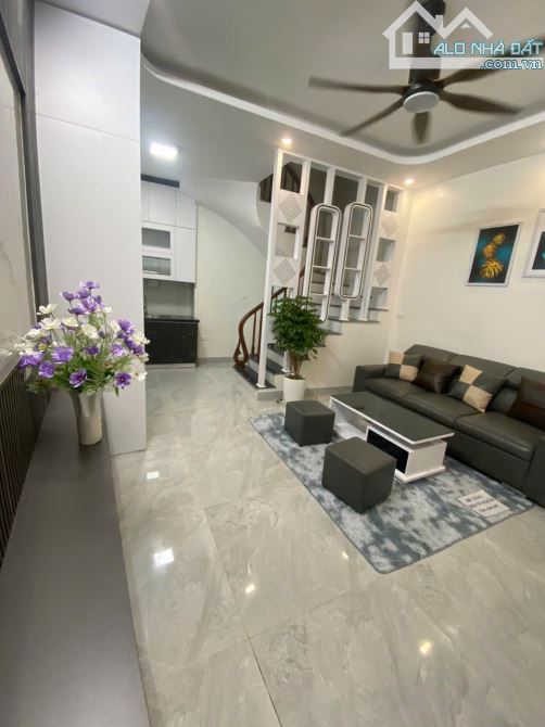 BÁN NHÀ 5 TẦNG XÂY MỚI HOÀN TOÀN - SÁT VÁCH TIMECITY -LÕI HAI BÀ TRƯNG - GIÁ 8,1 TỶ