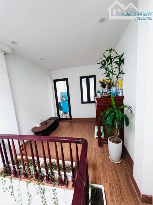 Bán Nhà Dân Xây Trung Tâm Cầu Giấy - Hàng Nóng