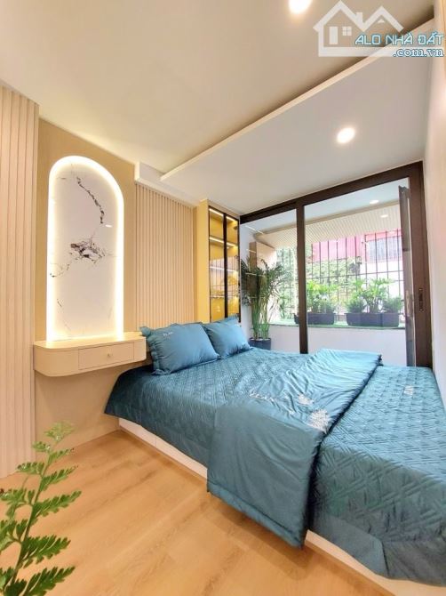 BÁN CĂN HỘ TẬP THỂ BÁCH KHOA DT 70M2 - VỊ TRÍ VIP- 1 BƯỚC RA PHỐ - Ở CỰC VIP - GIÁ 4.98