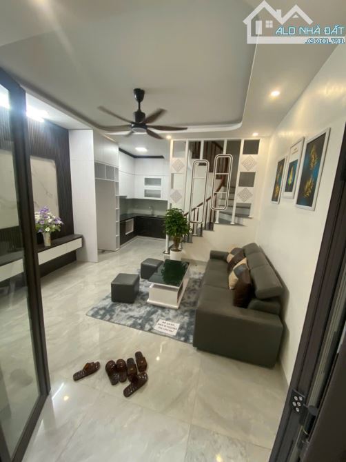 BÁN NHÀ 5 TẦNG XÂY MỚI HOÀN TOÀN - SÁT VÁCH TIMECITY -LÕI HAI BÀ TRƯNG - GIÁ 8,1 TỶ