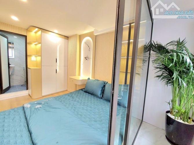 BÁN CĂN HỘ TẬP THỂ BÁCH KHOA DT 70M2 - VỊ TRÍ VIP- 1 BƯỚC RA PHỐ - Ở CỰC VIP - GIÁ 4.98