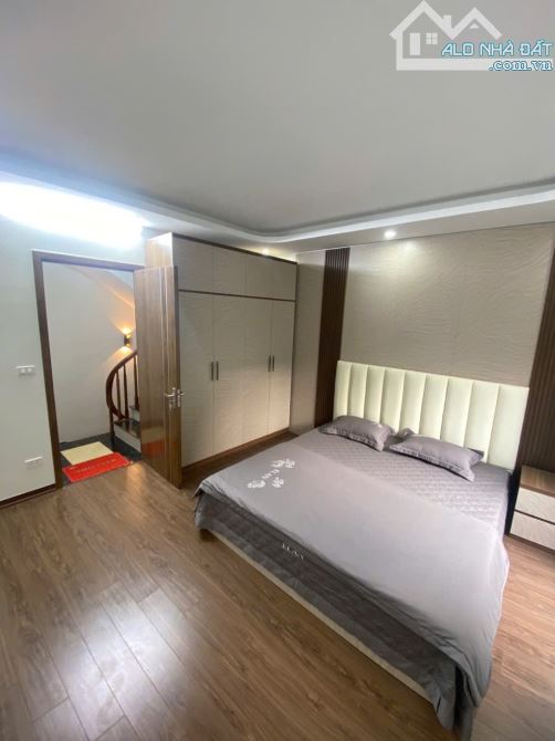 BÁN NHÀ 5 TẦNG XÂY MỚI HOÀN TOÀN - SÁT VÁCH TIMECITY -LÕI HAI BÀ TRƯNG - GIÁ 8,1 TỶ