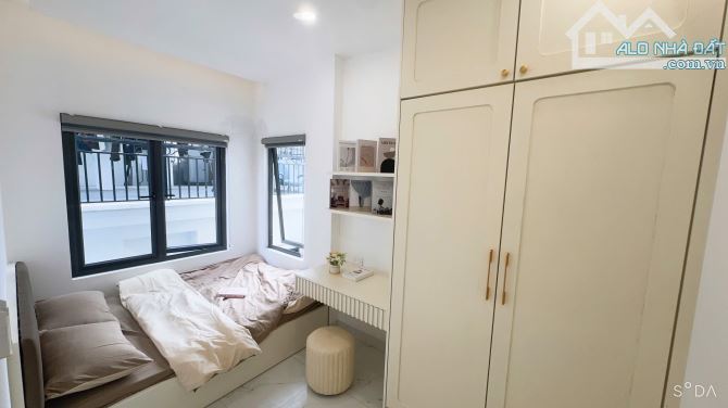 Bán Nhà Dòng Tiền CCMN Phân Lô Hoàng Văn Thái 7 Tầng 23 Phòng Cao Cấp Mặt Tiền 8,4M (ÔTô)