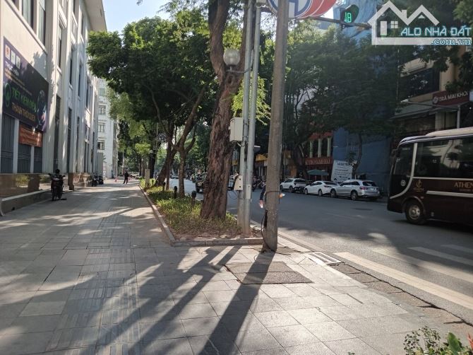 Bán nhà mặt phố vip Ngô Quyền DT 440m2, mặt tiền 15m, giá 350 tỷ, xây tòa VP thì đẳng cấp