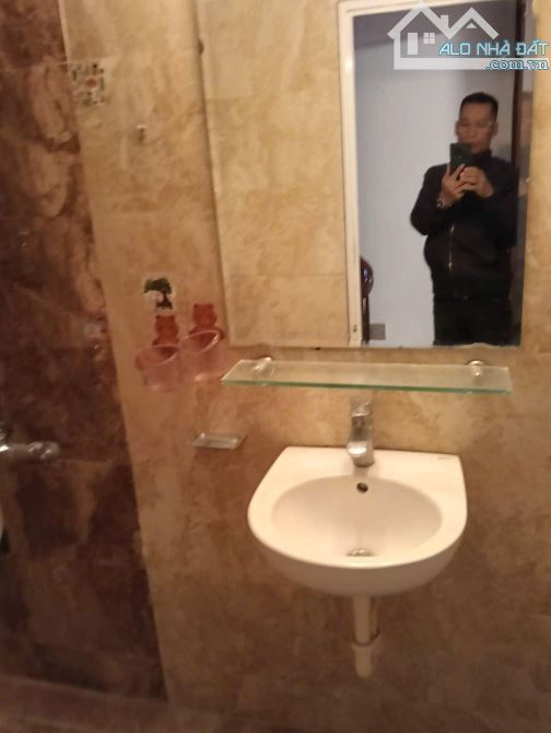 Căn hộ khép kín chưa lên sàn Lò Đúc 17m/50m,tầng 2, mt 3m,2.95 tỷ Hai Bà Trưng.