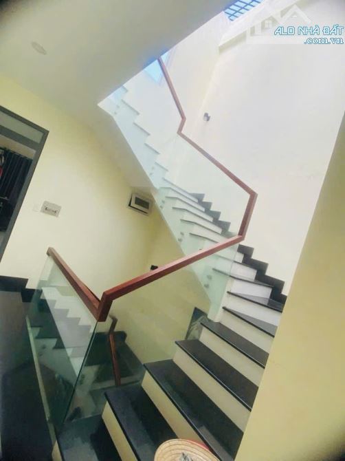 BÁN NHÀ TRƯỜNG CHINH QUẬN 12 - 3 TẦNG 108M2 HXH - GIÁP TÂN BÌNH - 7. TỶ - 1