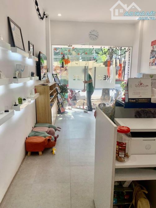 MẶT PHỐ BẠCH MAI 65m2 x 6 TẦNG THANG MÁY, MẶT TIỀN 5,8m giá 30 tỷ