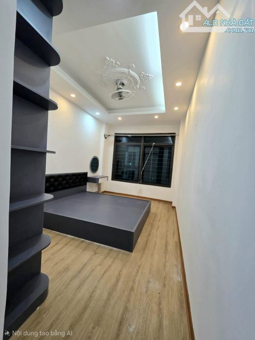 Nhà Ngõ Xã Đàn 2 - Gần Trường - Hồ Đắc Di. Ngõ Thông Các Ngả. DT 23/25m - 5 Tầng - MT 3m.