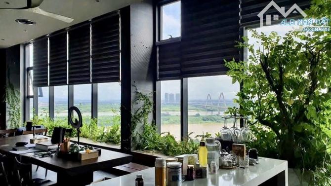 Bán căn hộ Penthouse 216m2 Phú Thượng Tây Hồ View Triệu đô mặt tiền 10m. Giá 20.5 tỷ