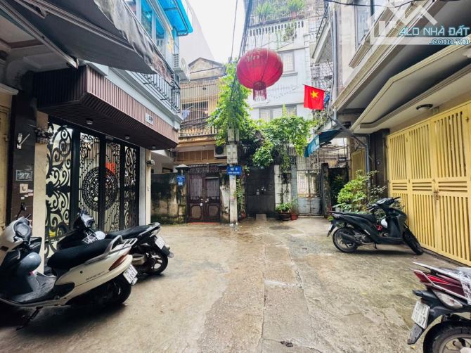 CHDV Minh Khai - trước nhà 5m, 3 mặt thoáng, không ngoặt ra phố - 12.x tỉ 50tr/tháng