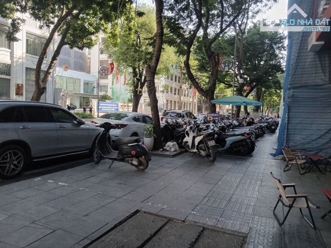 Bán nhà mặt phố vip Ngô Quyền DT 440m2, mặt tiền 15m, giá 350 tỷ, xây tòa VP thì đẳng cấp