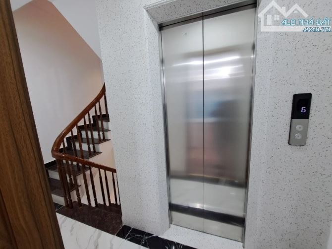 SIÊU PHẨM PHÂN LÔ– VỈA HÈ – Ô TÔ TRÁNH – THANG MÁY – DÒNG TIỀN ĐỈNH CAO, LÁNG HẠ, ĐỐNG ĐA