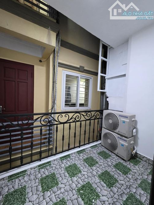 Nhà Ngõ Xã Đàn 2 - Gần Trường - Hồ Đắc Di. Ngõ Thông Các Ngả. DT 23/25m - 5 Tầng - MT 3m.