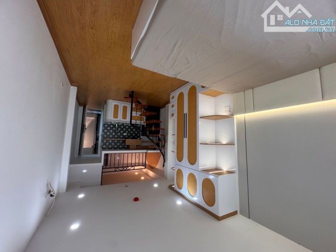 Dòng tiền 500tr/1 năm - bán tòa căn hộ dịch vụ 6 tầng thang máy full nội thất.