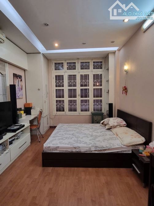 Bán nhà phố Nguyễn Chí Thanh lô góc giao 4 Quận Đống Đa - Ba Đình - Cầu Giấy - Tây Hồ