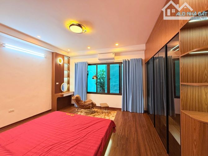 Bán nhà ngõ 178 ngõ Chợ Khâm Thiên, DT 40m, 6 tầng thang máy, MT 4.6 m, 9.65 tỷ, ngõ 2m.