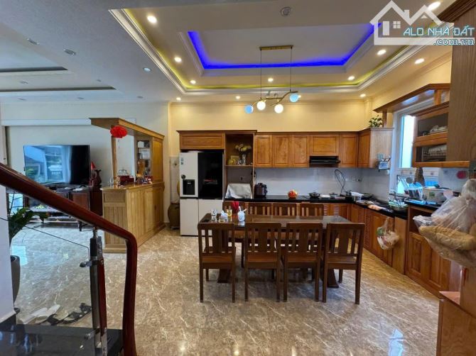 1️⃣ 97m² – NGANG 8M – NHÀ 3 TẦNG + HẦM – VÀO Ở NGAY ĐÓN TẾT – GIÁ 9.9 TỶ - 3