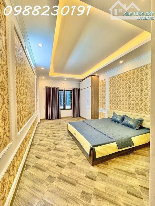 GẤP bán nhà Thạch Bàn Long Biên - 32M2 - 5 tầng - full nội thất - 5 phút ra Aeon Mall