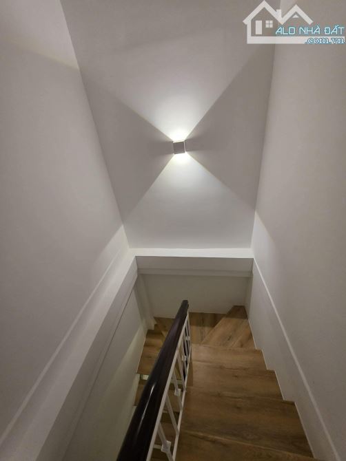 Nhà Ngõ Xã Đàn 2 - Gần Trường - Hồ Đắc Di. Ngõ Thông Các Ngả. DT 23/25m - 5 Tầng - MT 3m.