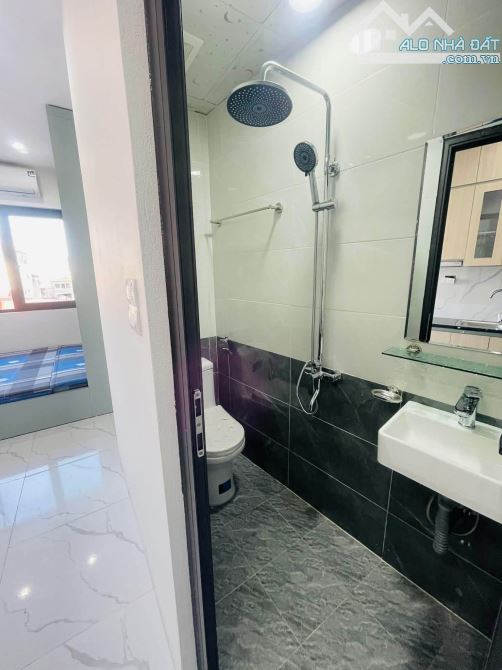 Xin lưu ý! Toà CHDV Xã Đàn, 104m2*7T, MT 6M, 25 PKK, 1P ra phố, đủ PCCC, dòng tiền 8%/năm!