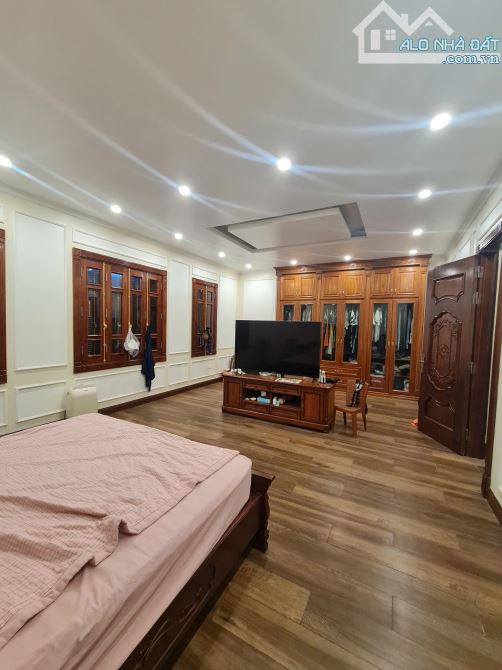 Bán biệt thự phố Phú Thượng Tây Hồ 158m2 mặt tiền 6.5m đường thông ô tô vào giá 34 tỷ