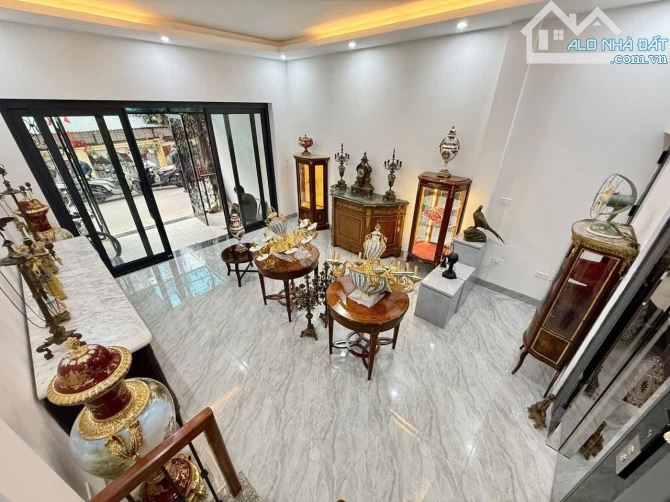 SIÊU PHẨM PHỐ VÍP VẠN BẢO TT BA ĐÌNH _ CỰC HIẾM _ 5 TẦNG THANG MÁY _ KINH DOANH