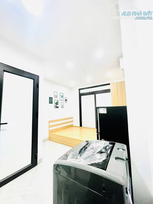 Bán nhà dòng tiền, nhỉnh 8 tỷ, 42m2, mặt tiền rộng, sổ vuông đẹp