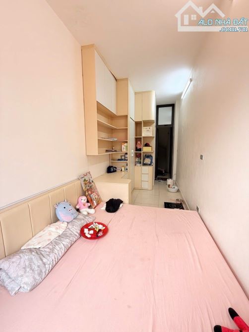 Bán tòa nhà 7 tầng mặt phố Minh Khai – thang máy – mặt tiền 7.5m – đang cho thuê 30tr/thán