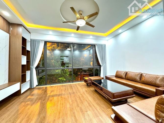 Siêu Phẩm Ba Đình - Nhà Mới 45m 7 Tầng Thang Máy Lô Góc,Vỉa Hè Oto Tránh Kinh Doanh