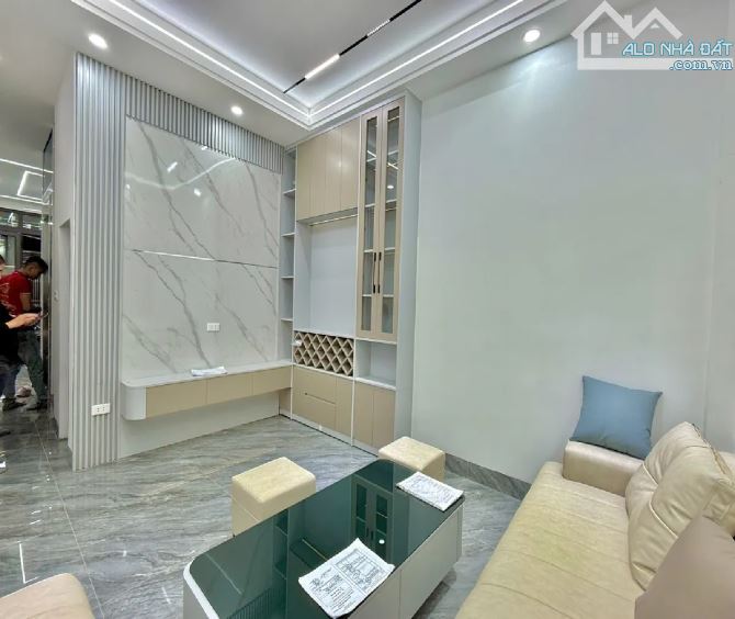 Siêu phẩrm Phân lô ô tô đỗ cửa, đống đa láng, thang máy kinh doanh , giá nhỉnh 14 tỷ