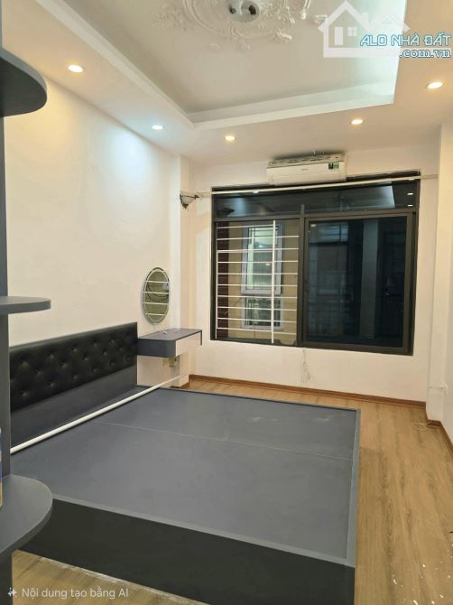 Nhà Ngõ Xã Đàn 2 - Gần Trường - Hồ Đắc Di. Ngõ Thông Các Ngả. DT 23/25m - 5 Tầng - MT 3m.