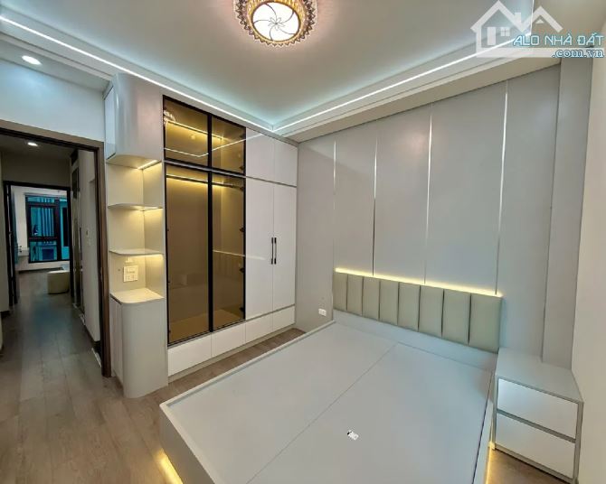 Siêu phẩrm Phân lô ô tô đỗ cửa, đống đa láng, thang máy kinh doanh , giá nhỉnh 14 tỷ