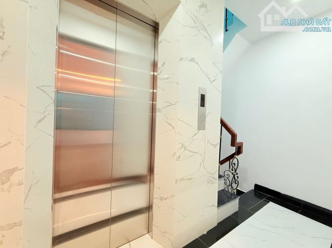 Bán nhà ngõ 178 ngõ Chợ Khâm Thiên, DT 40m, 6 tầng thang máy, MT 4.6 m, 9.65 tỷ, ngõ 2m.