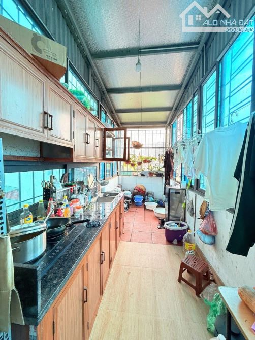 Bán tòa nhà 7 tầng mặt phố Minh Khai – thang máy – mặt tiền 7.5m – đang cho thuê 30tr/thán