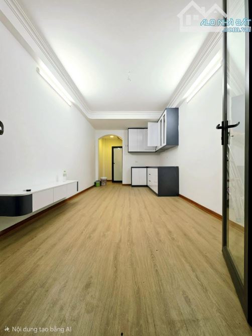 Nhà Ngõ Xã Đàn 2 - Gần Trường - Hồ Đắc Di. Ngõ Thông Các Ngả. DT 23/25m - 5 Tầng - MT 3m.