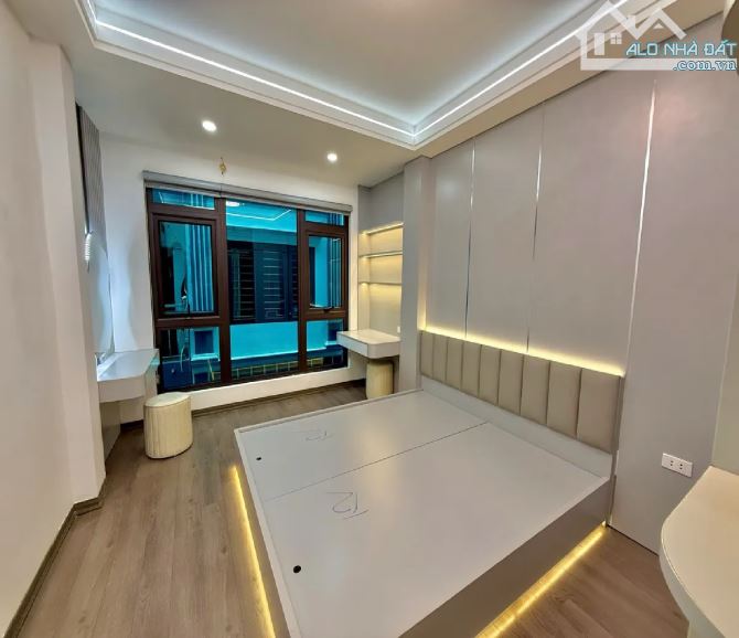 Siêu phẩrm Phân lô ô tô đỗ cửa, đống đa láng, thang máy kinh doanh , giá nhỉnh 14 tỷ