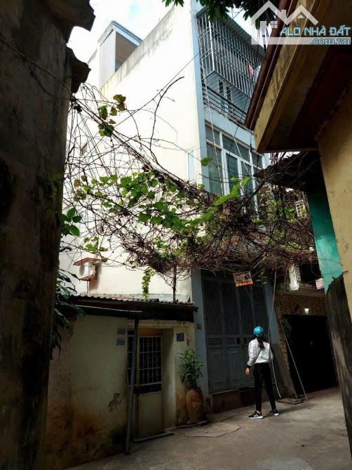 NHÀ DÂN XÂY 3 TẦNG 1 TUM - SỔ RIÊNG - GIÁ ĐẦU TƯ