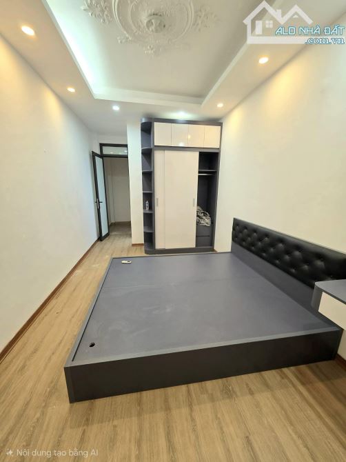 Nhà Ngõ Xã Đàn 2 - Gần Trường - Hồ Đắc Di. Ngõ Thông Các Ngả. DT 23/25m - 5 Tầng - MT 3m.