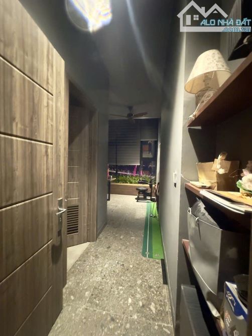 Bán căn hộ Penthouse 216m2 Phú Thượng Tây Hồ View Triệu đô mặt tiền 10m. Giá 20.5 tỷ