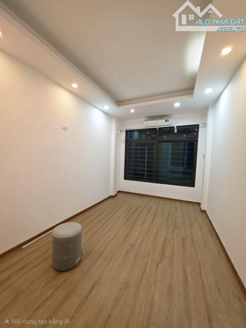 Nhà Ngõ Xã Đàn 2 - Gần Trường - Hồ Đắc Di. Ngõ Thông Các Ngả. DT 23/25m - 5 Tầng - MT 3m.