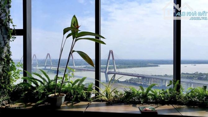 Bán căn hộ Penthouse 216m2 Phú Thượng Tây Hồ View Triệu đô mặt tiền 10m. Giá 20.5 tỷ