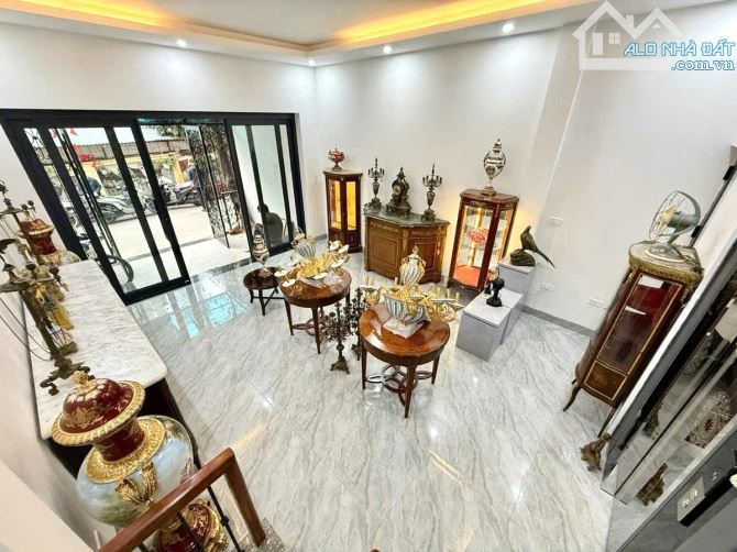 Bán nhà VẠN BẢO, Vạn Phúc. Mặt ngõ, Phân lô, oto tránh. THANG MÁY. Gần phố.