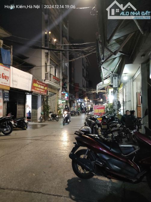 Cơ hội ngàn năm mặt phố, mặt chợ Bạch Đằng 80m/100m, 4 tầng, mt 3.2m, 5.7 tỷ Hai Bà Trưng