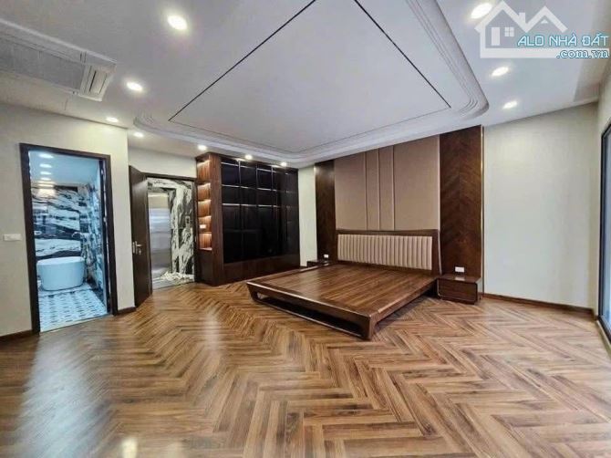 BÁN GẤP NHÀ PHÂN LÔ VĨNH PHÚC OTO TRÁNH VỈA HÈ KD TẤP NẬP DT46m2*7T THANG MÁY MỚI. 17 TỶ